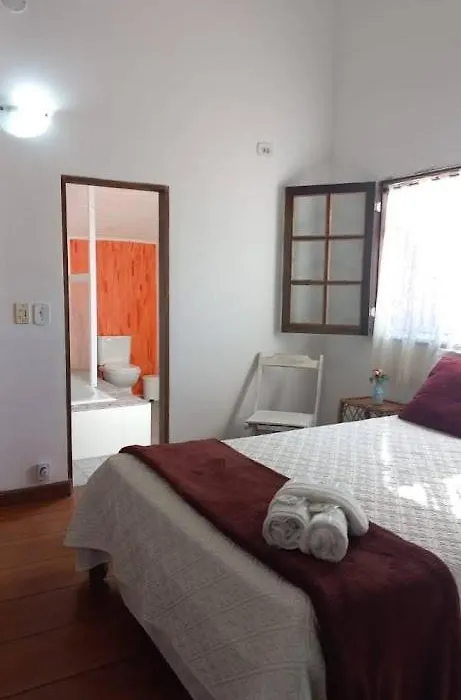 Quarto Familia prox ao centro Paraty-1